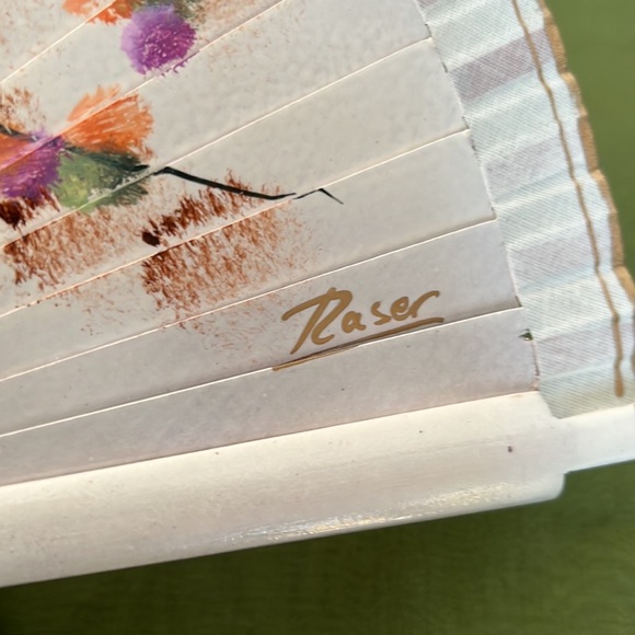 NWOT Beautiful Spanish Handmade Artisan Fan Designed by Artist Raser from Spain. - Picture 6 of 6